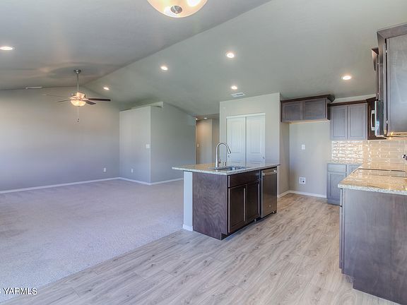 3rd image of 6113 Judd Ave