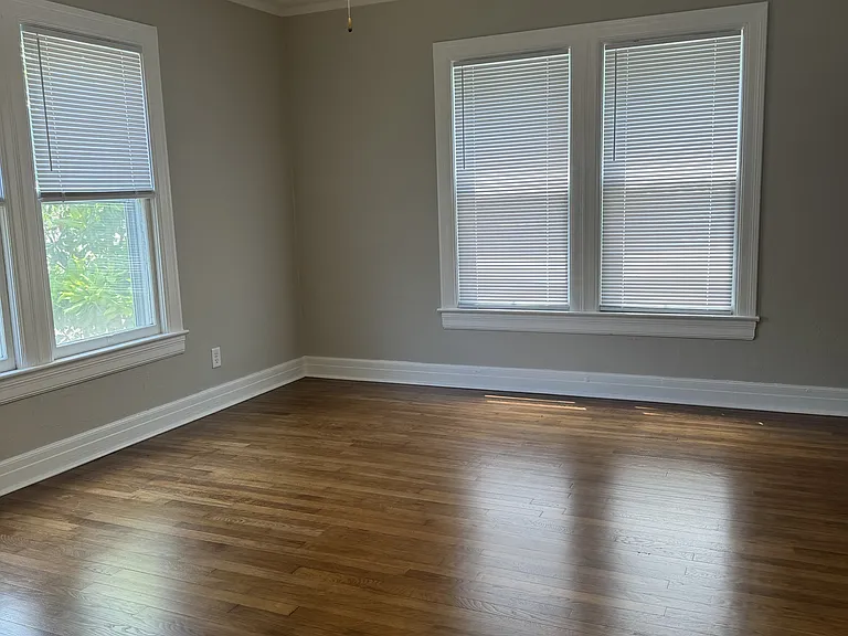 204 S Zetterower Ave — Photo 2