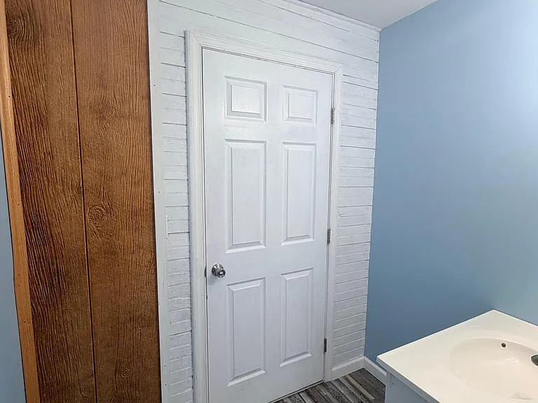 125 E Main St — Photo 9