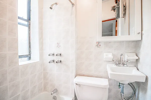 Rented by MySpaceNYC | media 21