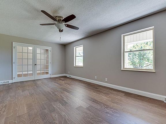 3rd image of 2817 Pleasant View Ave