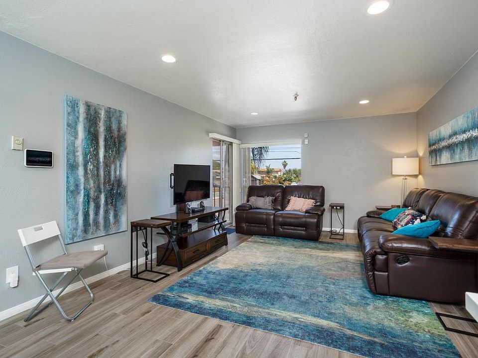 1st image of 4730 Noyes St APT 211