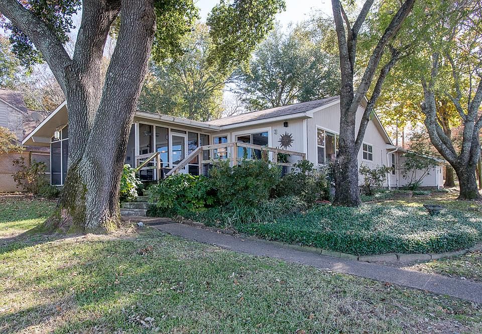 1st image of 637 Turner Dr