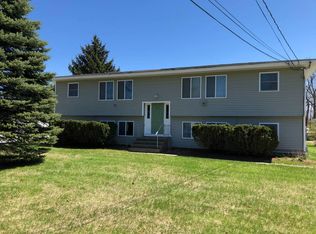 385 Heineberg Dr, Colchester, VT 05446