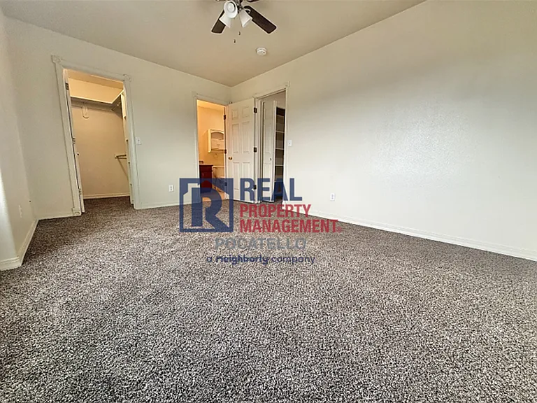 4734 & 4736 Heidi Ct — Photo 16