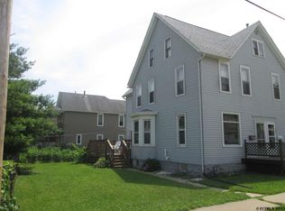 104 E 28th St, Dubuque, IA 52001