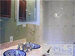 4th image of 318 N Willomet Ave
