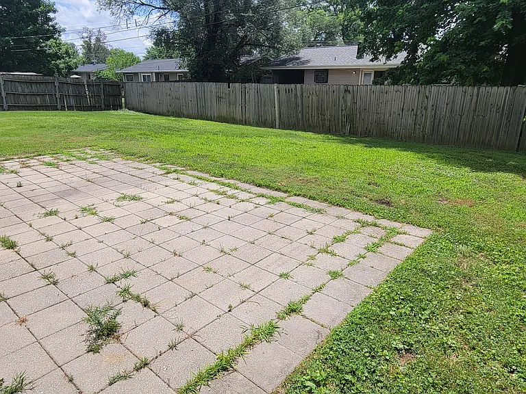 1370 Flicker Dr — Photo 10