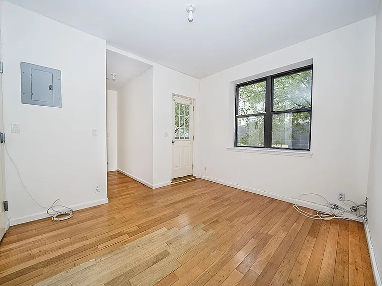 208 S 3rd St #2C — Photo 3