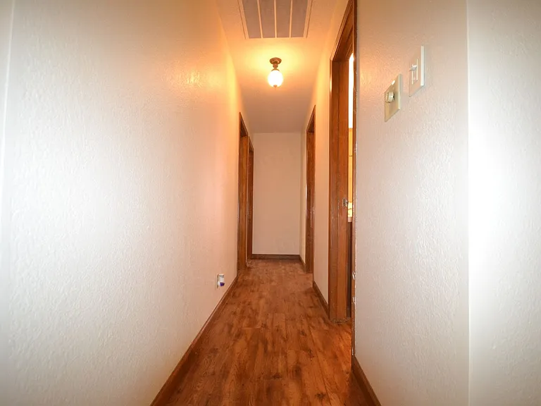 1111 S Carl St — Photo 9