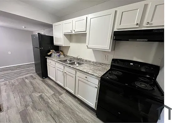 4 bed, 1100 sqft, $1,550 — Photo 2