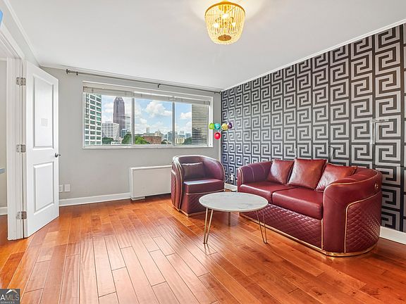 2nd image of 215 Piedmont Ave NE APT 602
