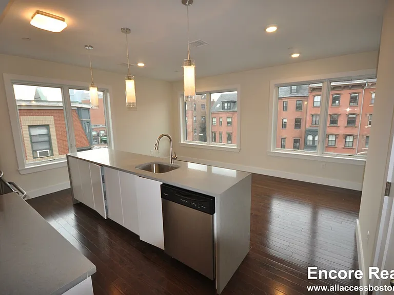 659 Massachusetts Ave #6 — Photo 2