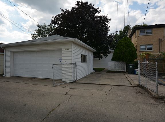 5th image of 2739 N 75th Ct