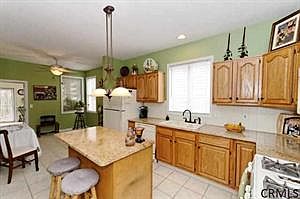 1st image of 4 Thistle Dr