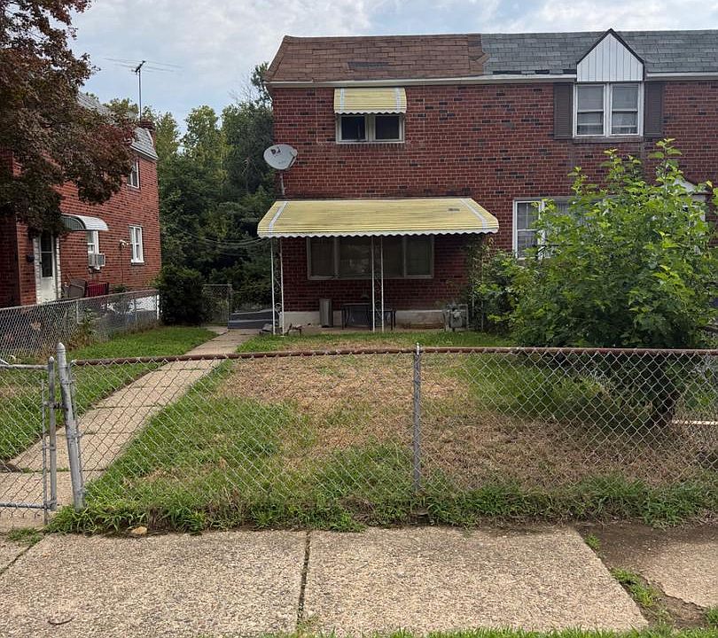 2nd image of 1315 Parker St