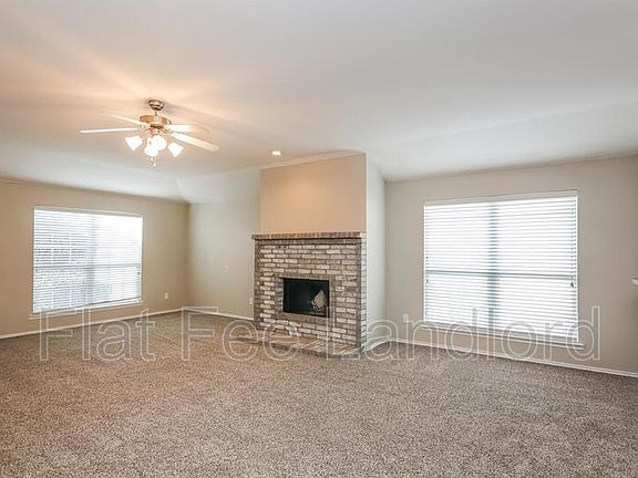 3rd image of 820 Acacia Dr