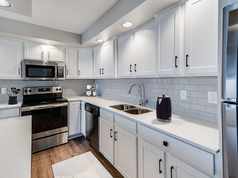 Waconia - 2 Bed / 2 Bath - 1,036 Sq.Ft.
