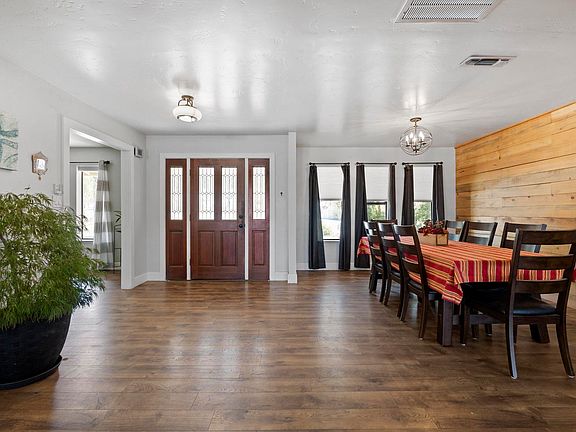 4th image of 13836 Florence Way
