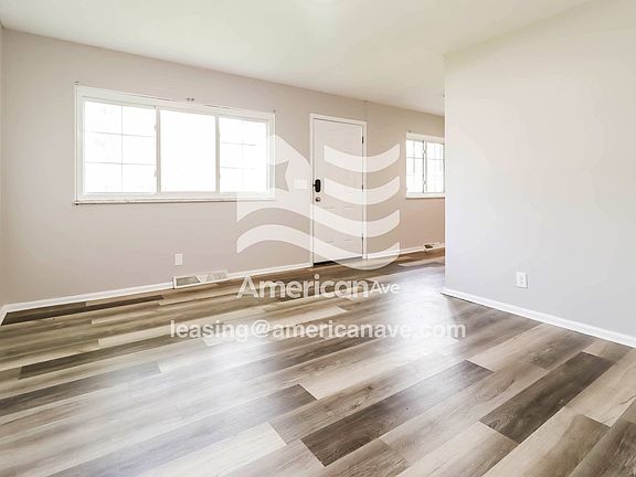 1408678_002_living_room_3.jpg