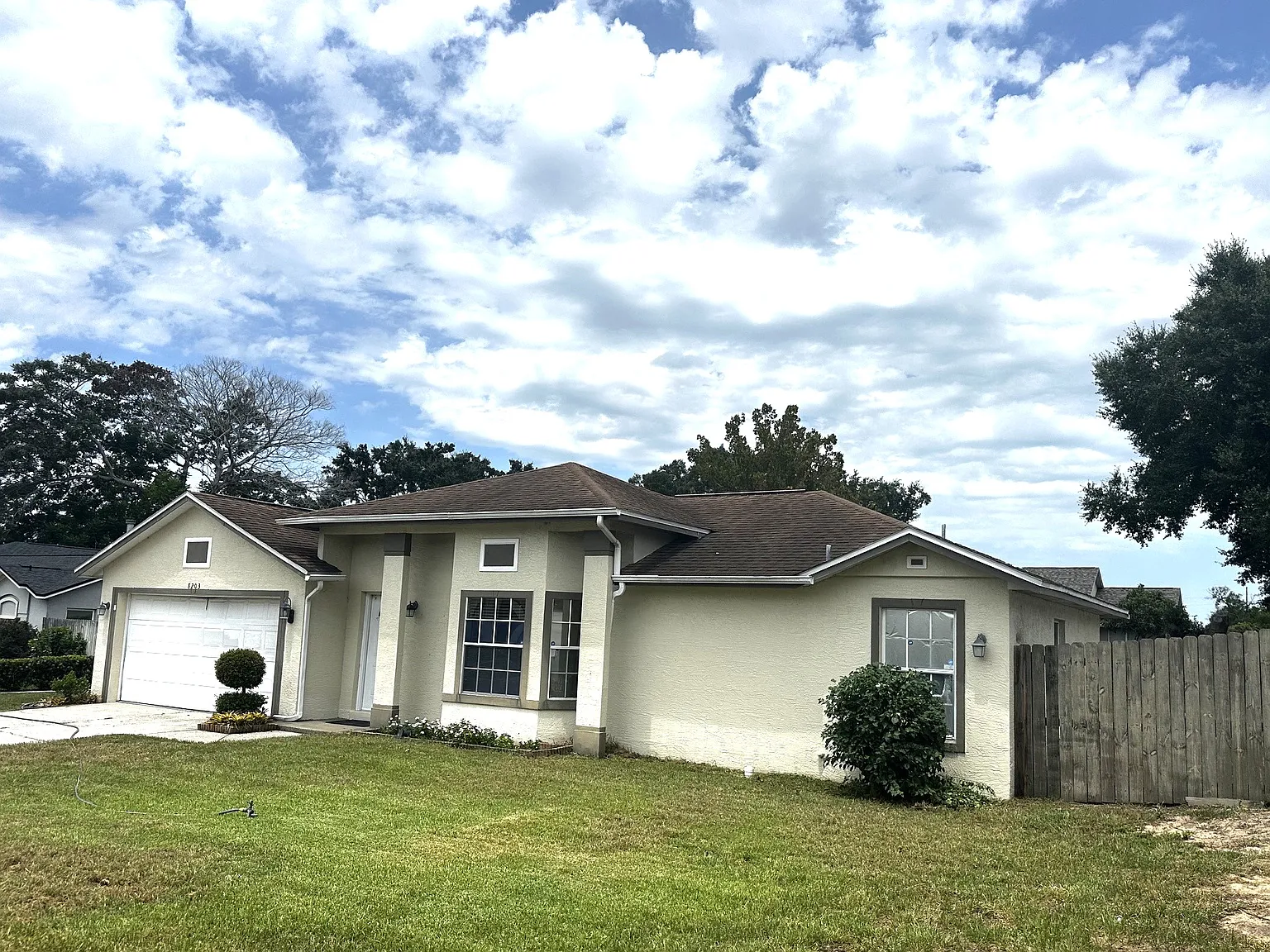 4 bed, 1812 sqft, $2,600 — Photo 2