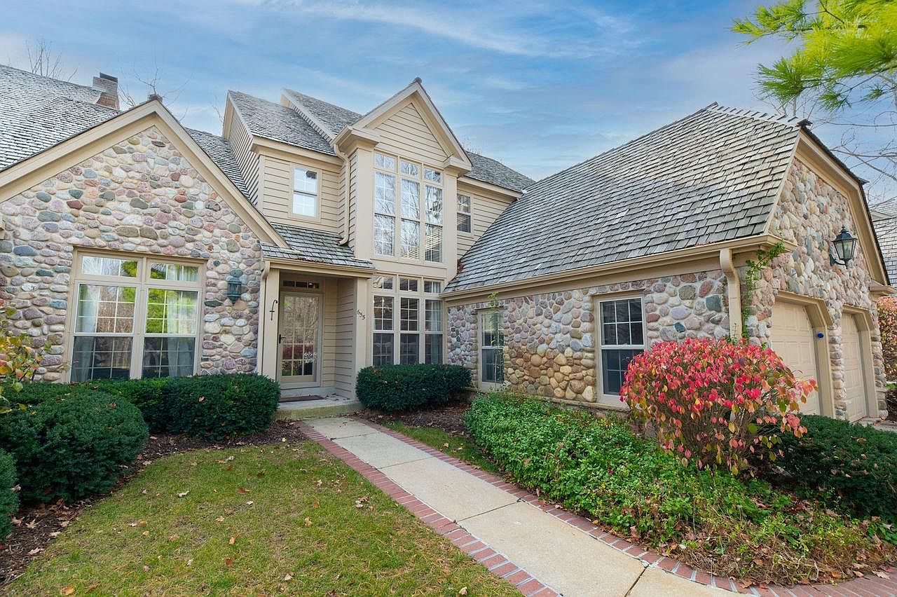 655 Park CIRCLE, Elm Grove, WI 53122 Zillow