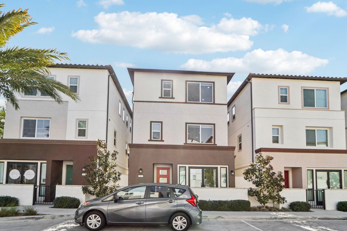 3010 Tallahassee Ln-S0302-001.jpg