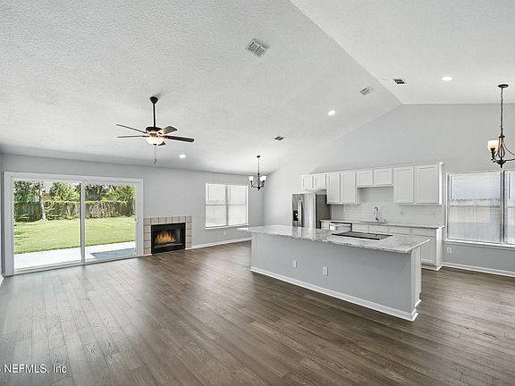 4th image of 419 CRANES LANDING Court