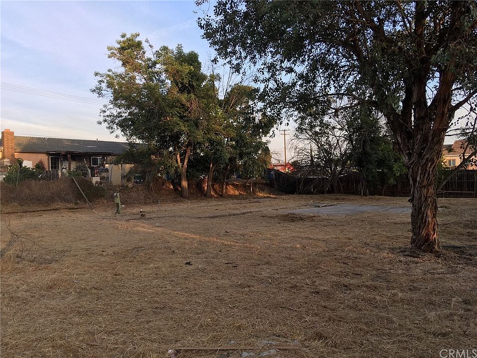 2nd image of 21965 Boggs Ln