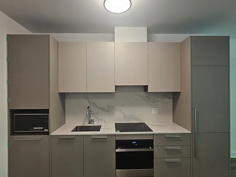 65 Broadway Ave #208 — Photo 4