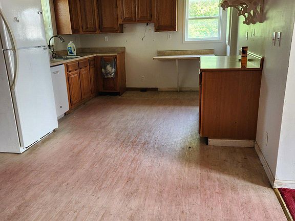2nd image of 203 Canton St
