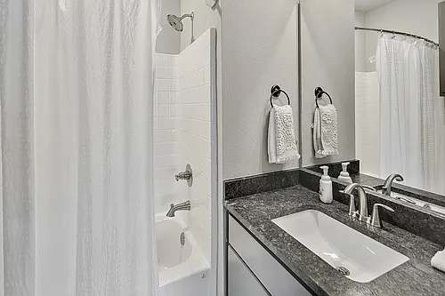 1451 Associates Ave Photo 1