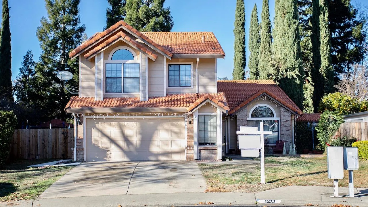 120 Seergreen Way photo 1