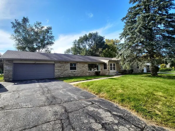 6201 North Sunny Point ROAD, Glendale, WI 53217