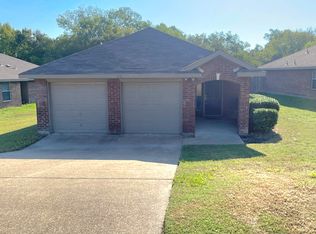 200 Alpine Dr #1, Desoto, TX 75115