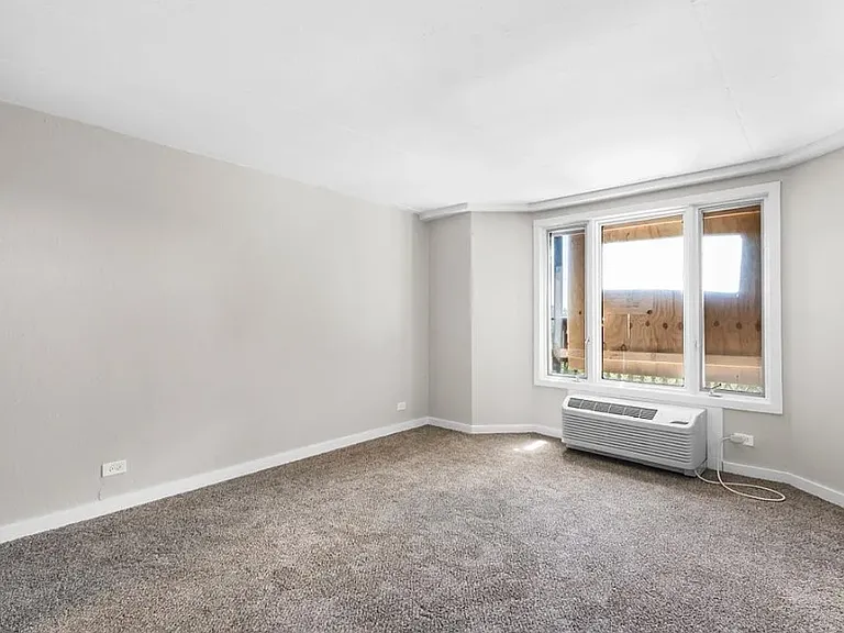 1 Renaissance Pl #709A — Photo 17