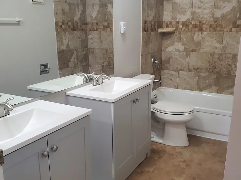 7437 Hazelcrest Dr #H — Photo 5