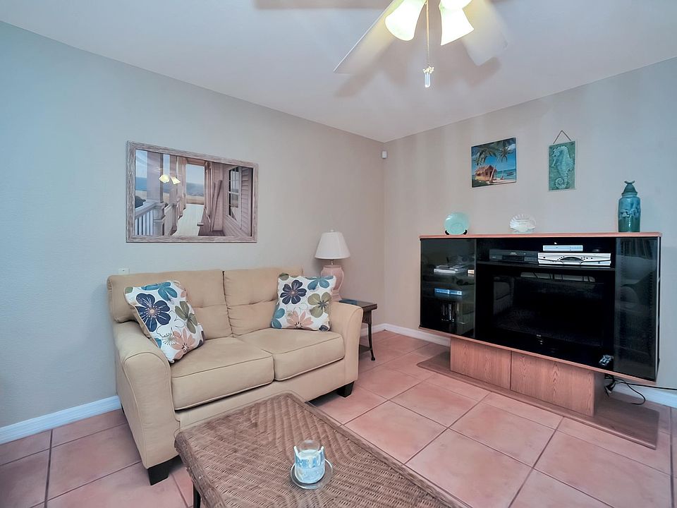 1st image of 8769 Live Oak Ct