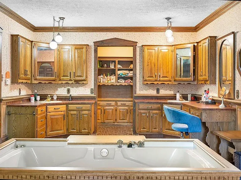 9 Rocky Point Dr — Photo 18