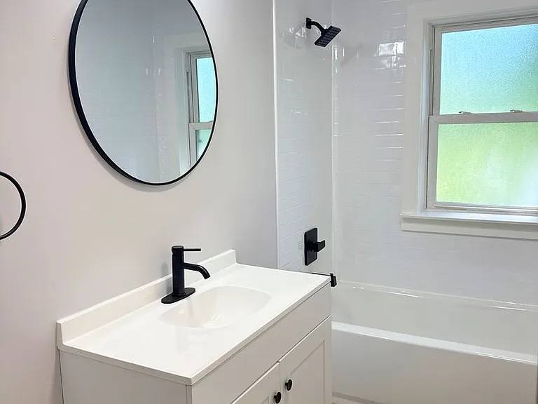 4748 Warnock Ave — Photo 5