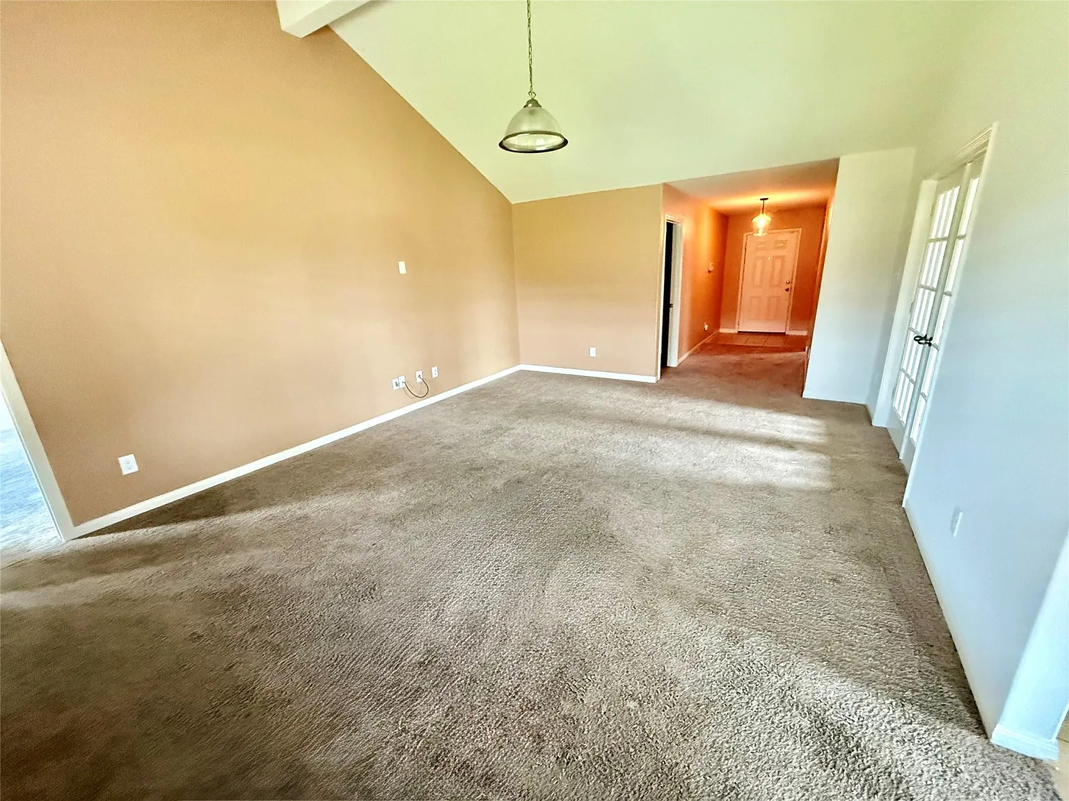 4 bed, 2.0 bath, 1658 sqft, $2,150 — Photo 3