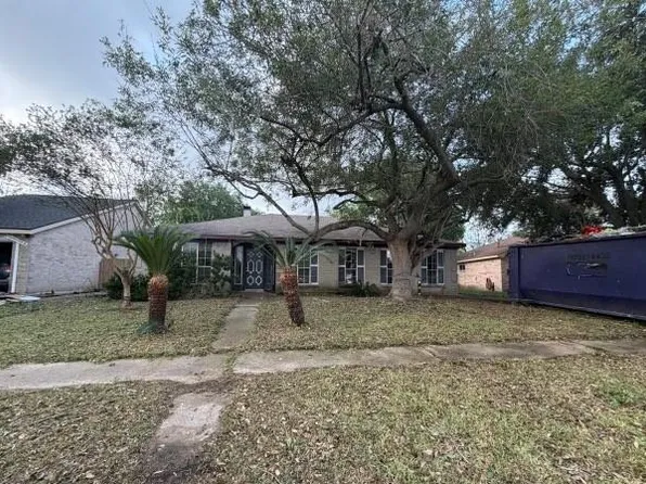 829 Willow Creek Dr, La Porte, TX 77571