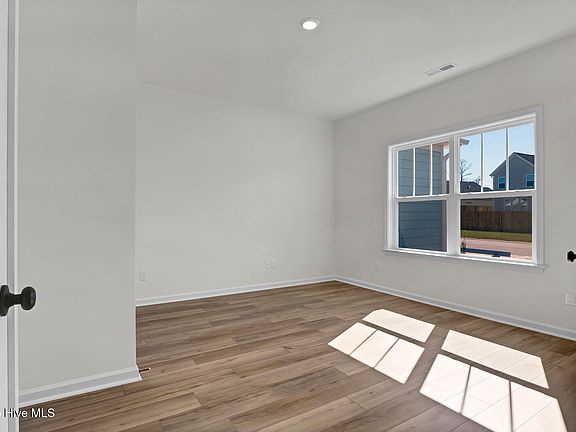 5th image of 3323 Grand Park Way