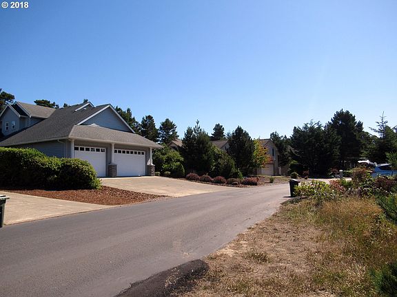 5th image of Royal St Georges Dr #23