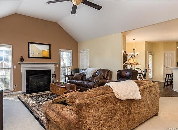 2nd image of 113 Sasserbrook Ln