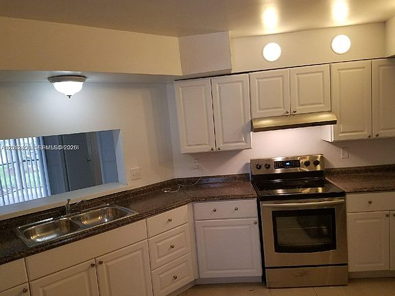 2nd image of 1042 Adams Ave #1042B