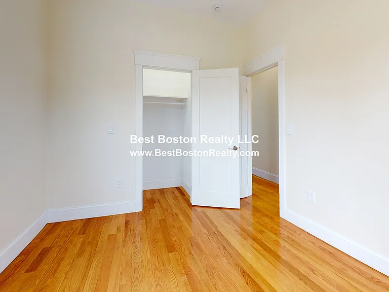 242 Somerville Ave — Photo 9