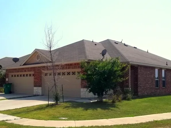 345-347 Schirra Ct, Lavon, TX 75166