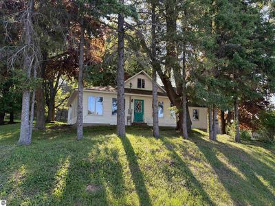 8819 Erdman Rd, Onekama, MI, 49675