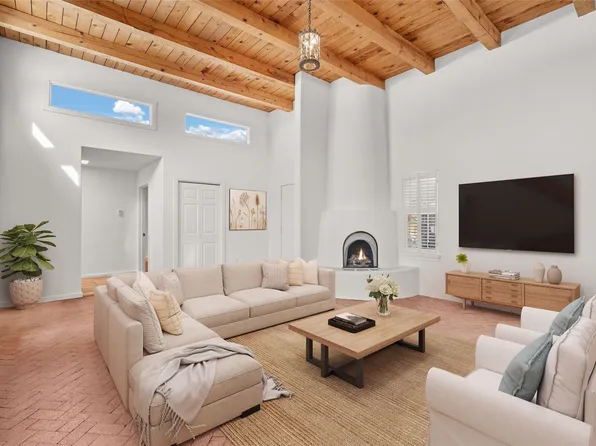 2232 Paseo De Los Chamisos, Santa Fe, NM 87505